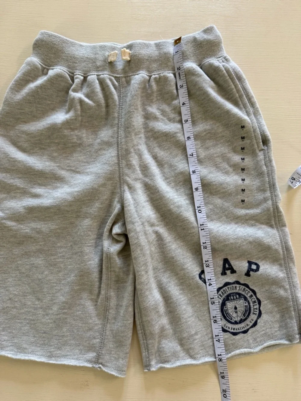 Gap Kids Boys‎ Medium Gray Fleece Shorts Logo Graphic Raw Hem Sweatshorts